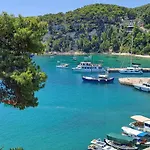 Hara Vendégház 4*